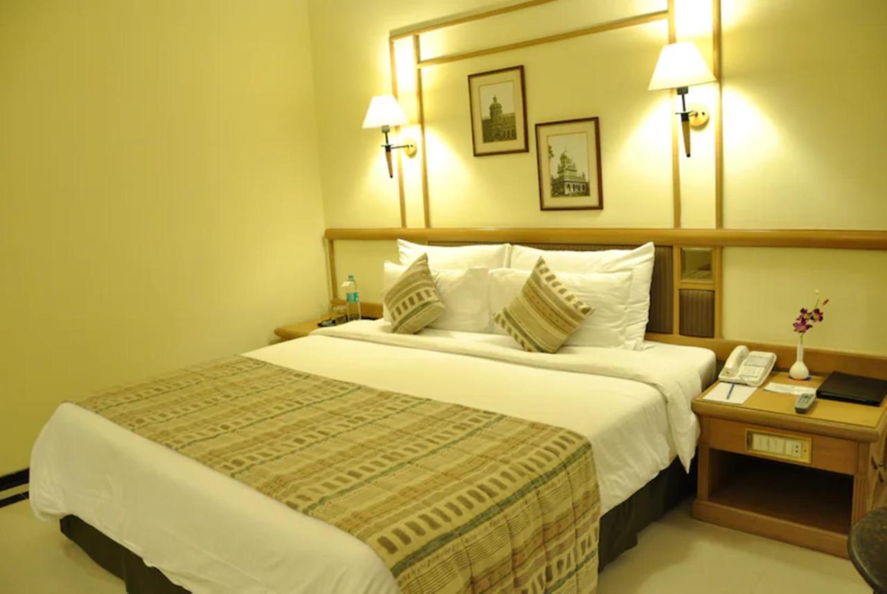 Aditya Hometel Hyderabad Ngoại thất bức ảnh