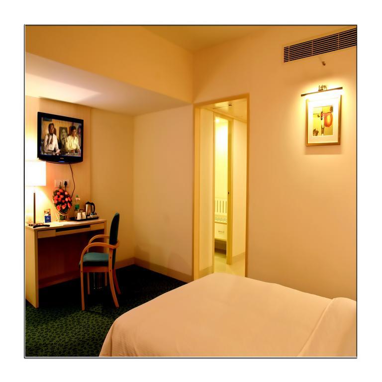 Aditya Hometel Hyderabad Ngoại thất bức ảnh